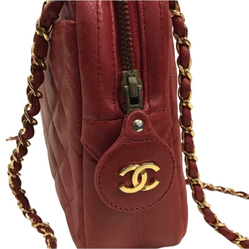 Beautiful Authentic Vintage Chanel Shoulder Bag in Red